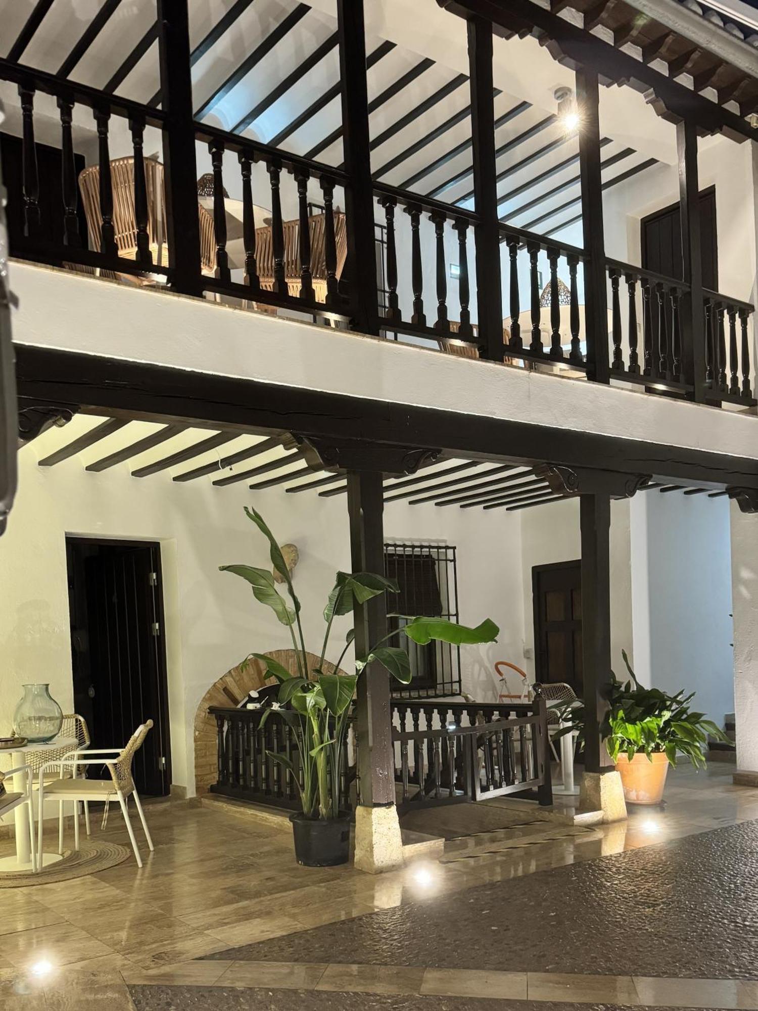 Manzano Palace. Con Terraza Country house *